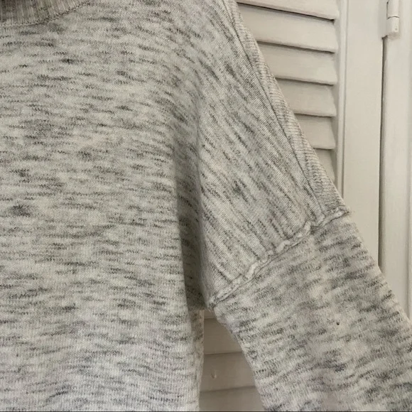 {RD Style} Heather Gray & White Turtleneck - Large - Picture 4 of 7